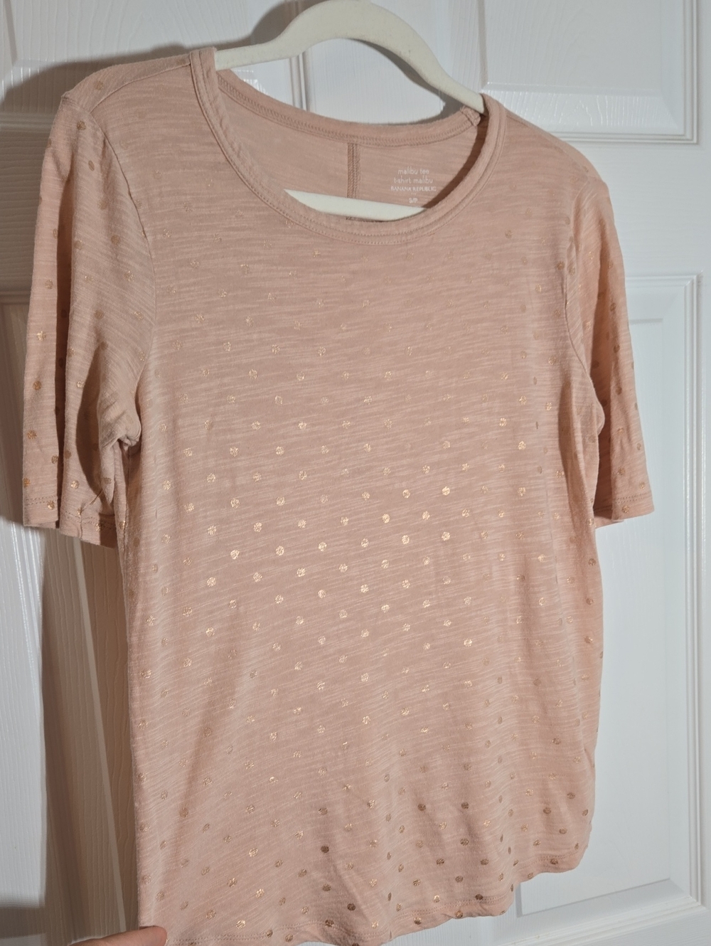 Banana Republic Blush Short Sleeve Tee with Gold Dot Accents Size Small
